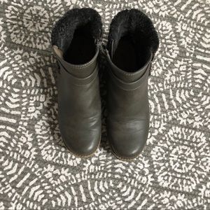 Cliff’s Grey/Black Booties